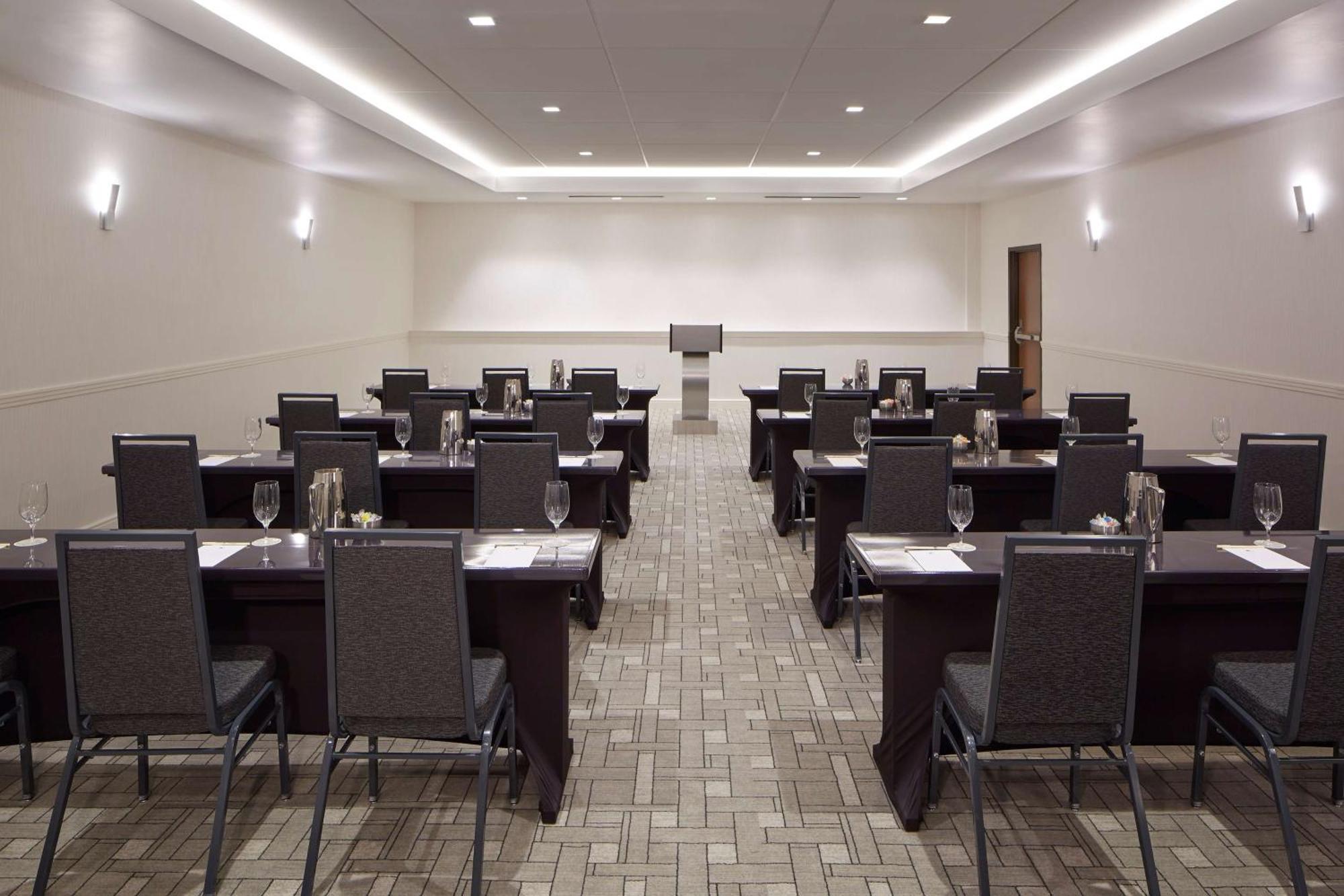 Hotel Doubletree By Hilton Atlanta Perimeter Dunwoody Exterior foto