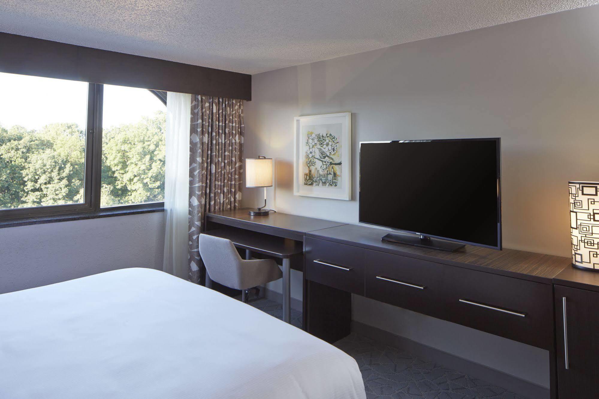 Hotel Doubletree By Hilton Atlanta Perimeter Dunwoody Exterior foto